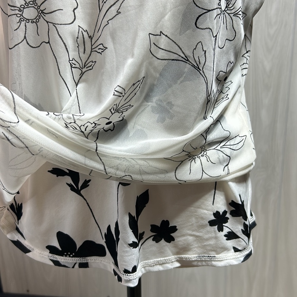 Valerie Separates floral blouse size XL - Picture 4 of 10